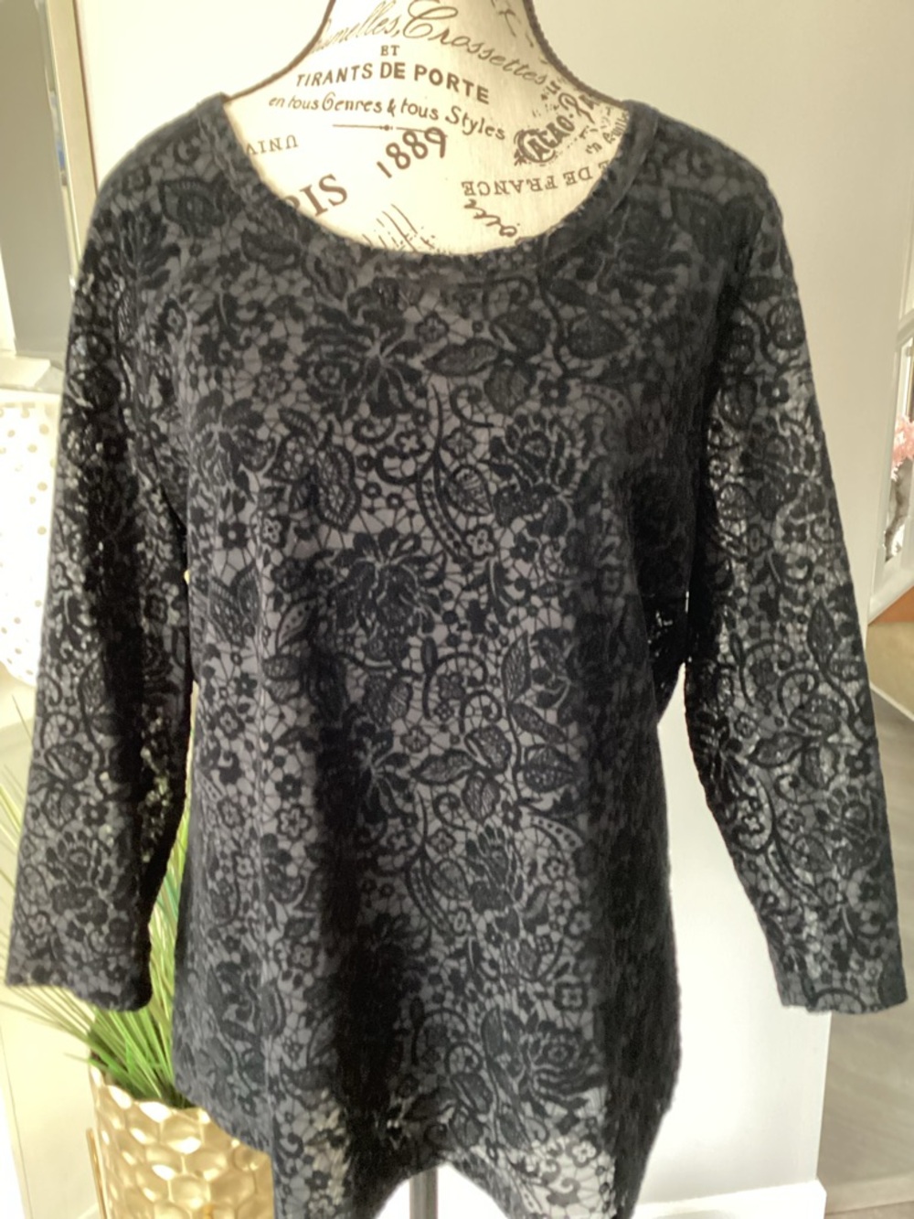 Chico's Black Floral Lace Long-Sleeve Tee